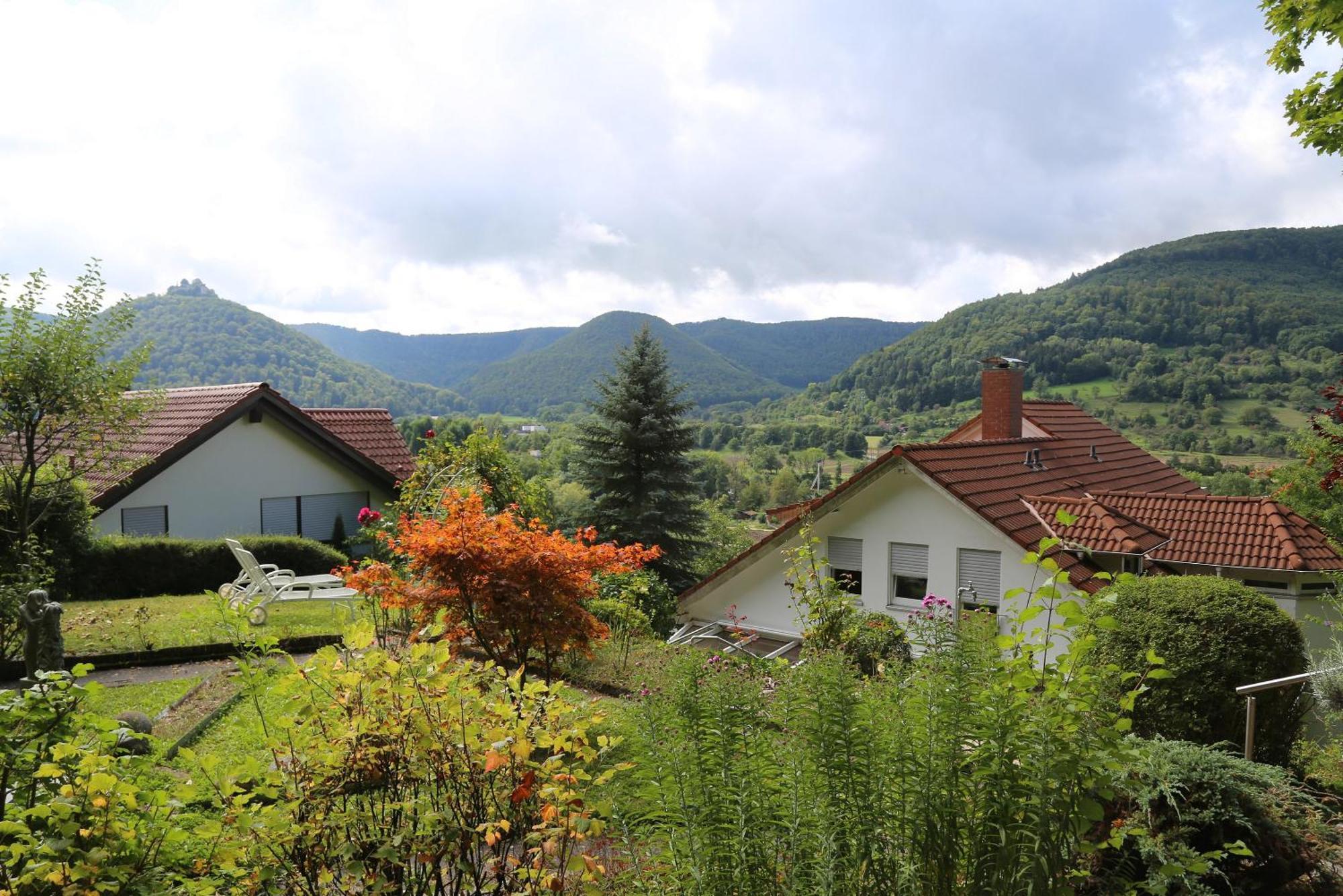 Haus Am Sonnenhuegel Apartment Бад Урах Екстериор снимка